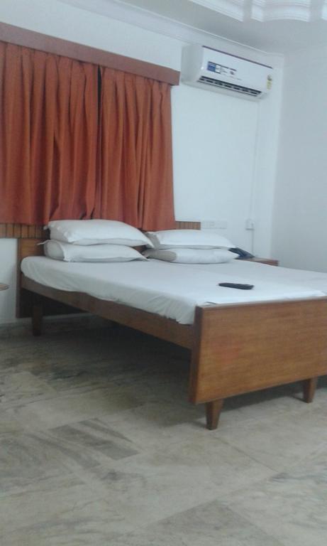 Royal Club Hotel Csennai Kültér fotó